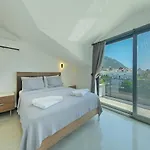 Detached With Private Pool In Oeluedeniz,