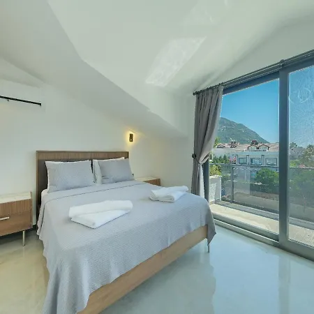 Detached With Private Pool In Oeluedeniz,