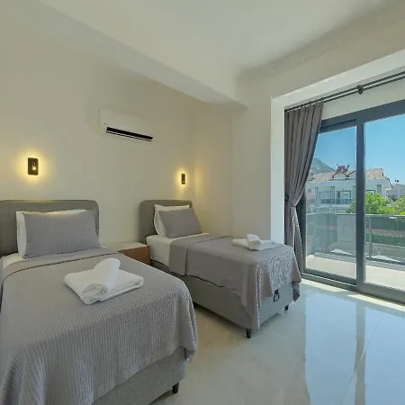 Detached With Private Pool In Oeluedeniz,