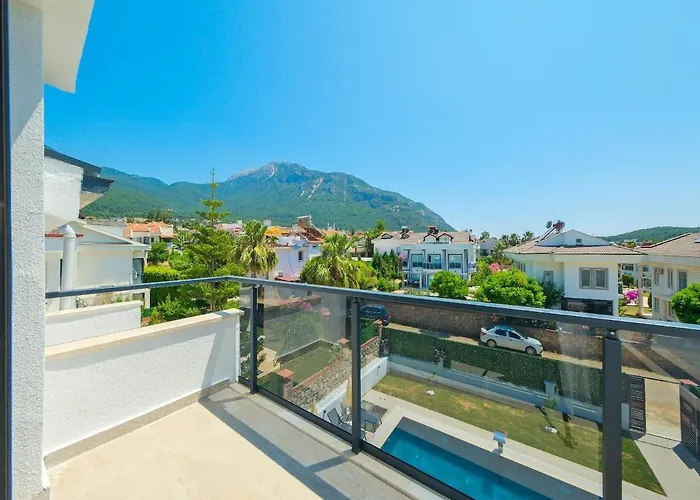 Detached With Private Pool In Oeluedeniz, 别墅