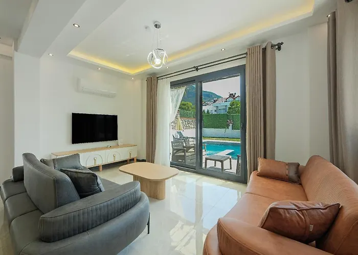 别墅 Detached With Private Pool In Oeluedeniz, *
