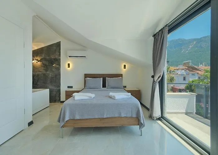 Detached With Private Pool In Oeluedeniz, 别墅 *